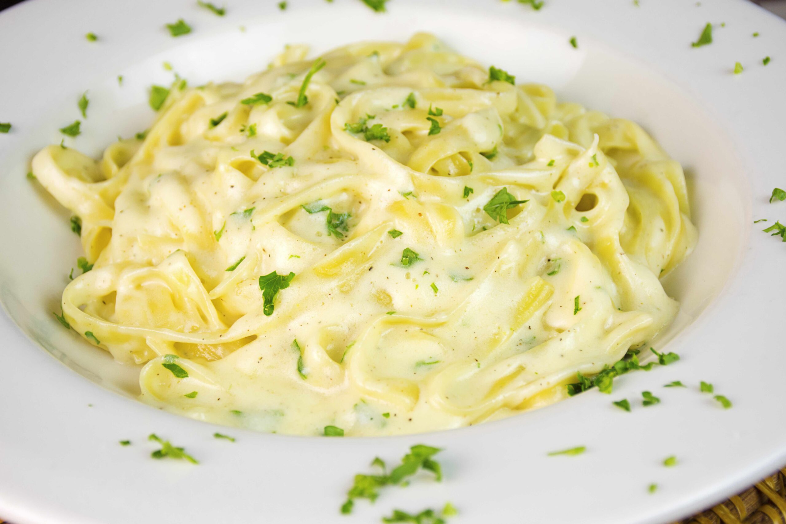 Fettuccine Alfredo - Modo Mio Italian Kitchen & Pizzeria